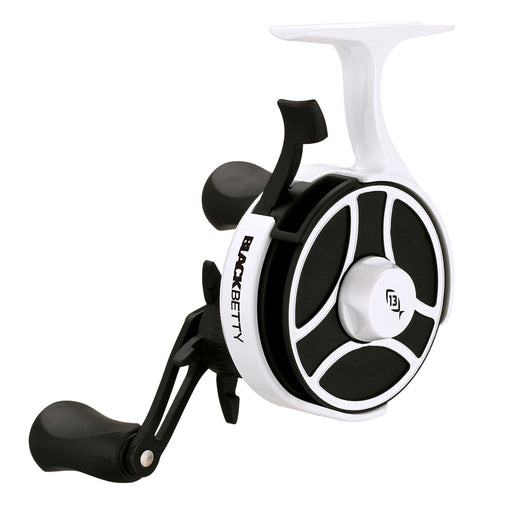 13 Fishing Black Betty FreeFall Ghost 2,5:1 RH isfiskerulle