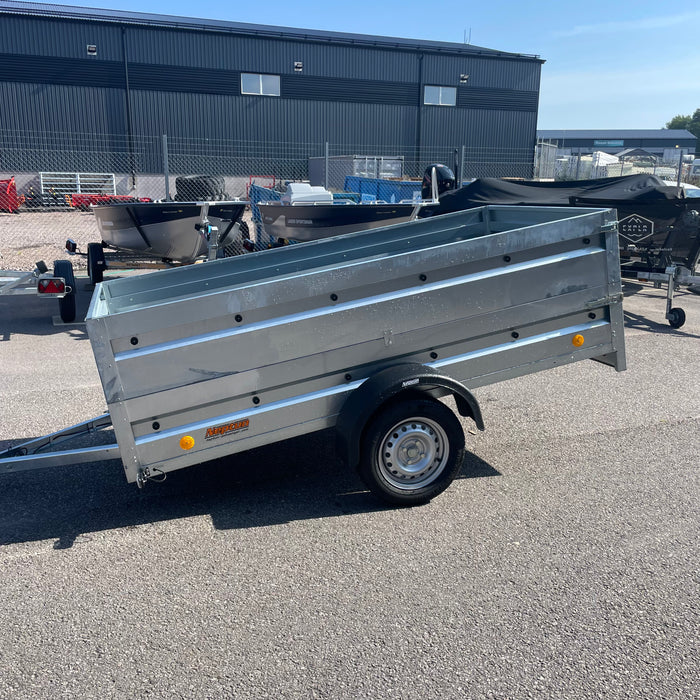 Neptun Pratik N7-253 Tip med förhöjningslemmar, sedd från sidan på en parkering
