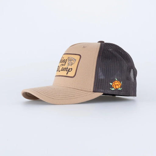 SQRTN Fishing Camp Trucker Keps Hooked Caramel - kayakstore.se