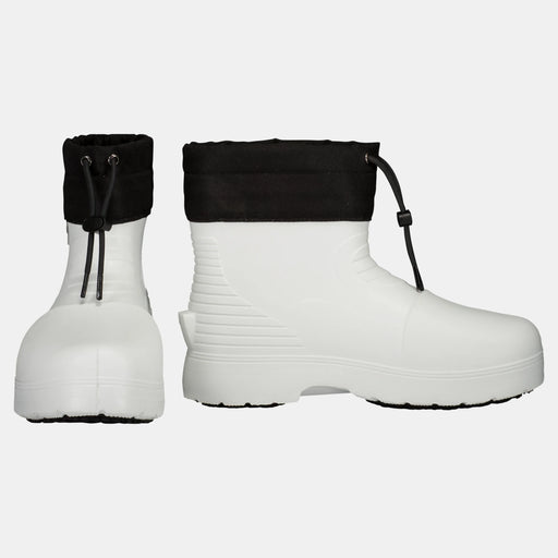 Ett par Fubuki Niseko 3.0 Low i vit sedda bakifrån och från sidan
