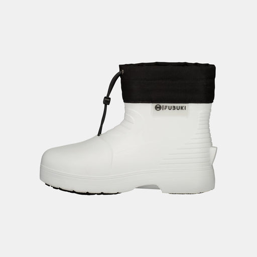 Fubuki Niseko 3.0 Low i vit lågskaftad vinterstövel i profil med svart krage och dragsnöre