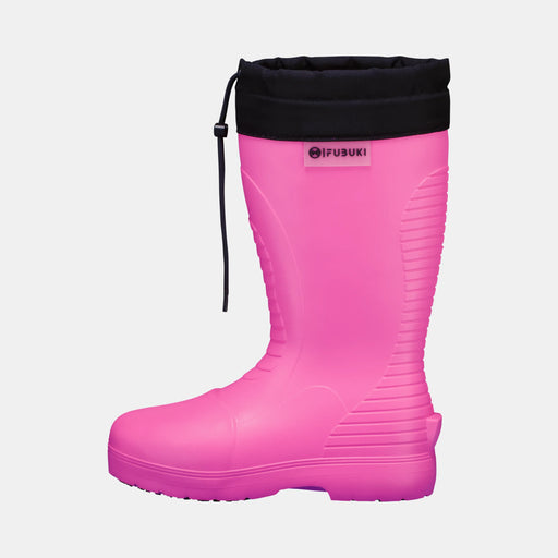 Fubuki Niseko 3.0 i rosa vinterstövel i profil med svart krage och dragsnöre