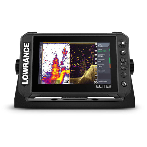Lowrance Elite FS 7 med HDI-ekolodsgivare (000-15697-001) – display sedd snett framifrån med ekolod och DownScan på skärmen